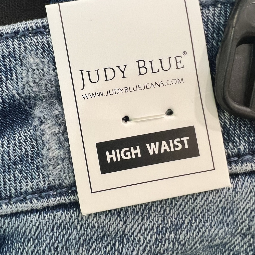 Judy Blue Women's Flare High Rise Jeans Size 14W Bohemian Western Stretchy New - Picture 2 of 11
